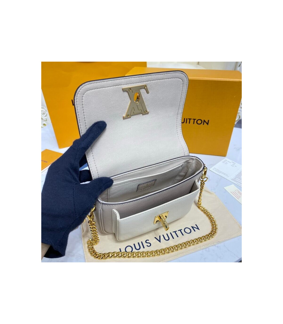 Louis Vuitton LOCKME 2021-22FW Lockme Tender (M58554)