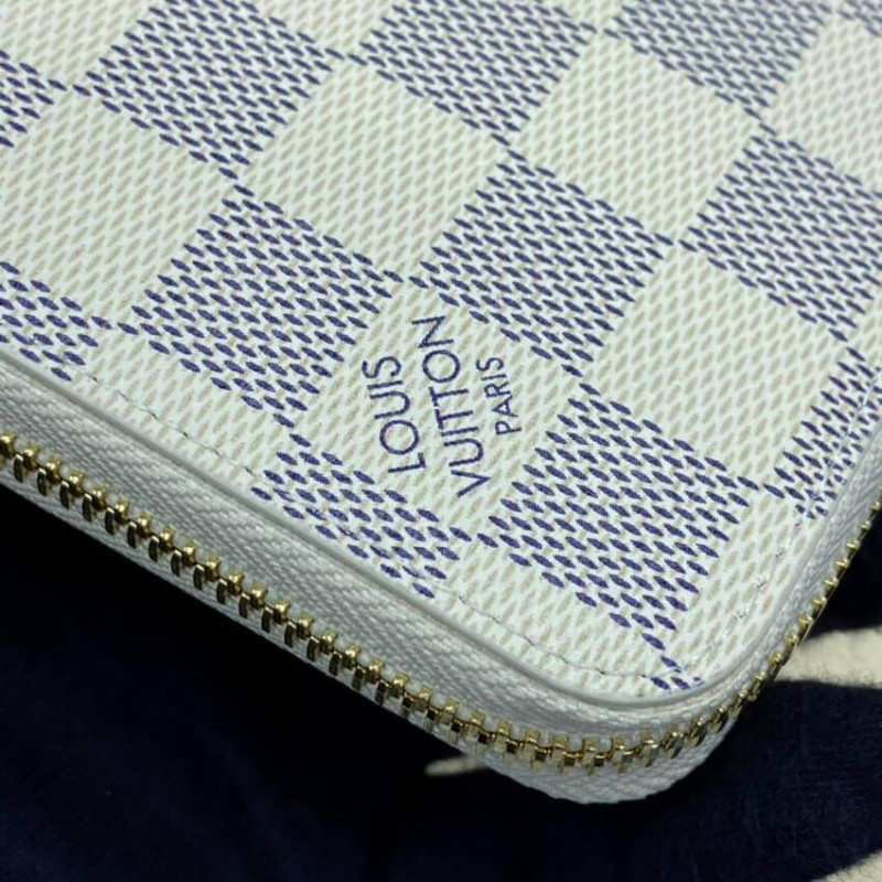 Shop Louis Vuitton DAMIER AZUR 2019-20FW Zippy Wallet (N41660) by Ravie