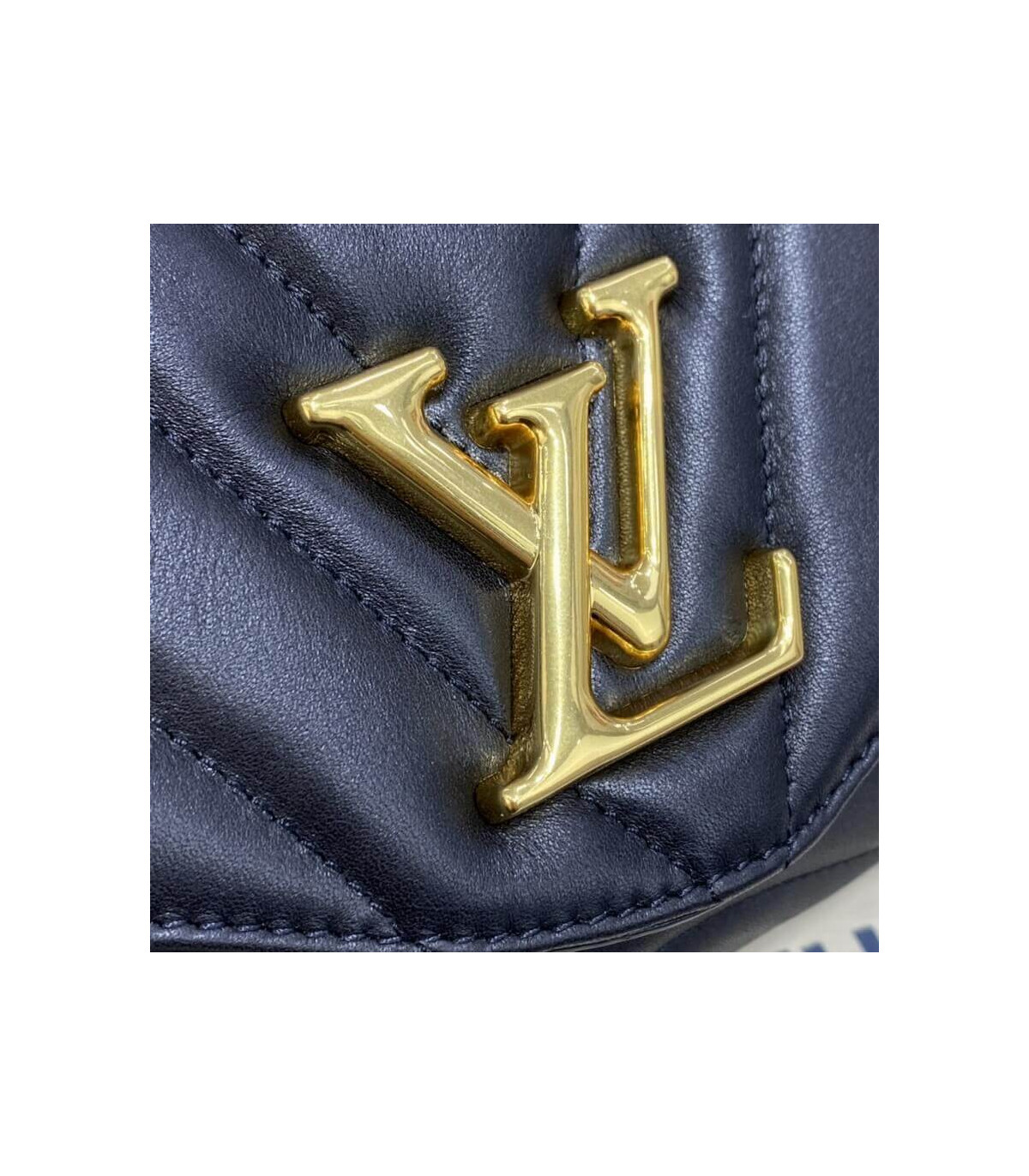 Louis Vuitton Lv New Wave Chain Bag (CHAINE LV NEW WAVE, LV NEW WAVE CHAIN  BAG, M58552, M58550, M58553, M58549, M58664) in 2023