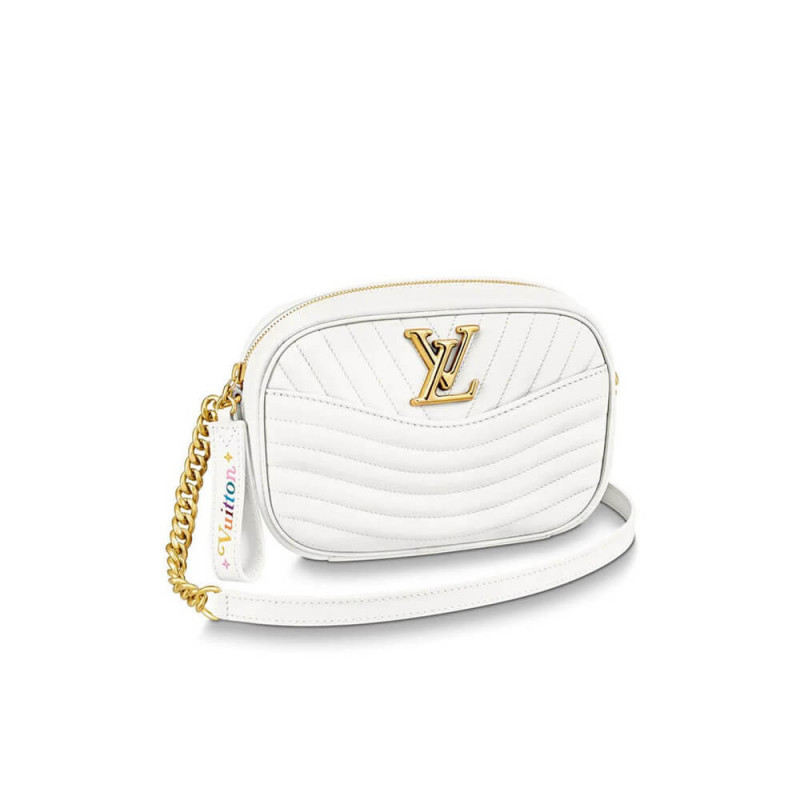 Gorgeous in white🤍🤍🤍 Louis Vuitton New Wave Bumbag in excellent
