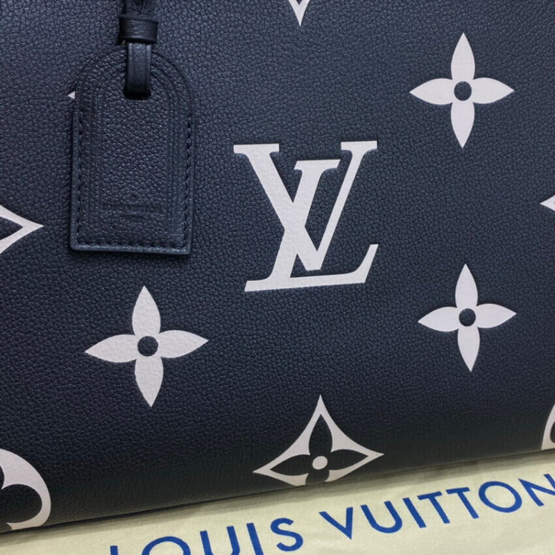 Shop Louis Vuitton Grand palais (M45811) by Splendere