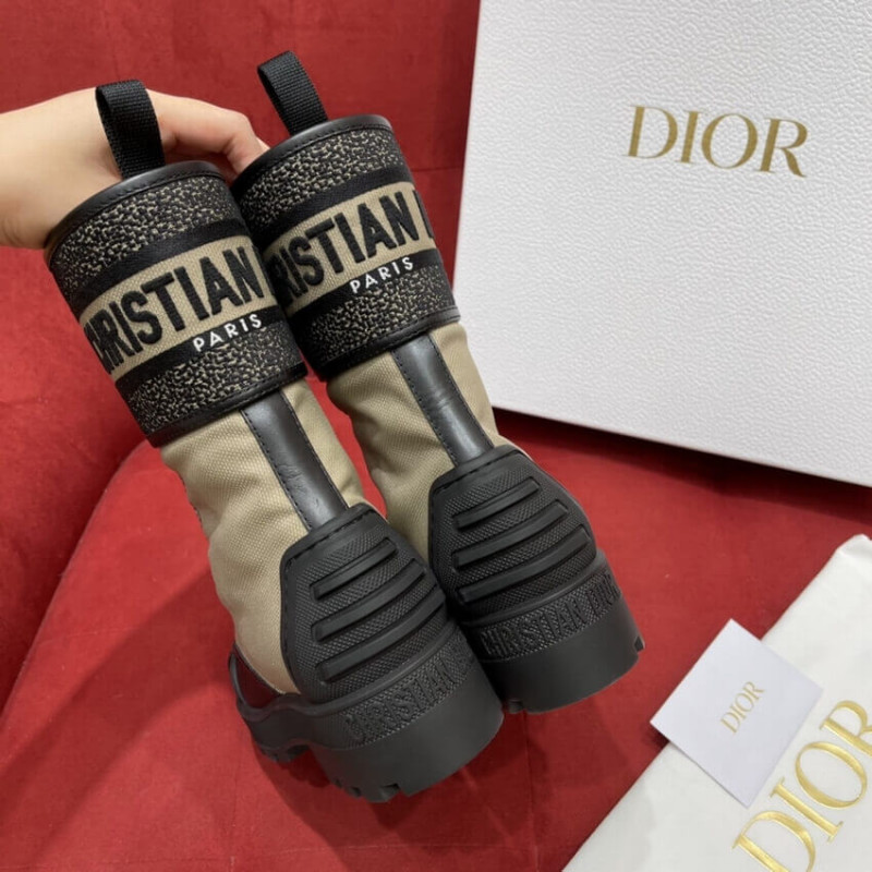 Shop Christian Dior D-major ankle boot (KCI675SCR_S52X) by Floja