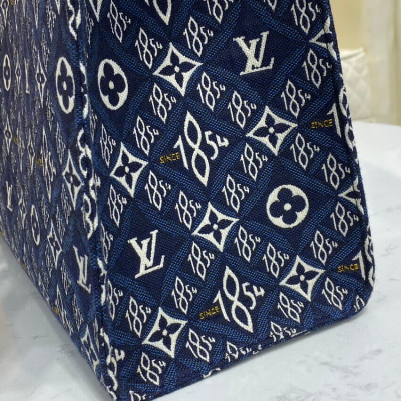 In​ Stock​ - Louis Vuitton​ District​ PM​ Messenger​ Bag​ Monogram