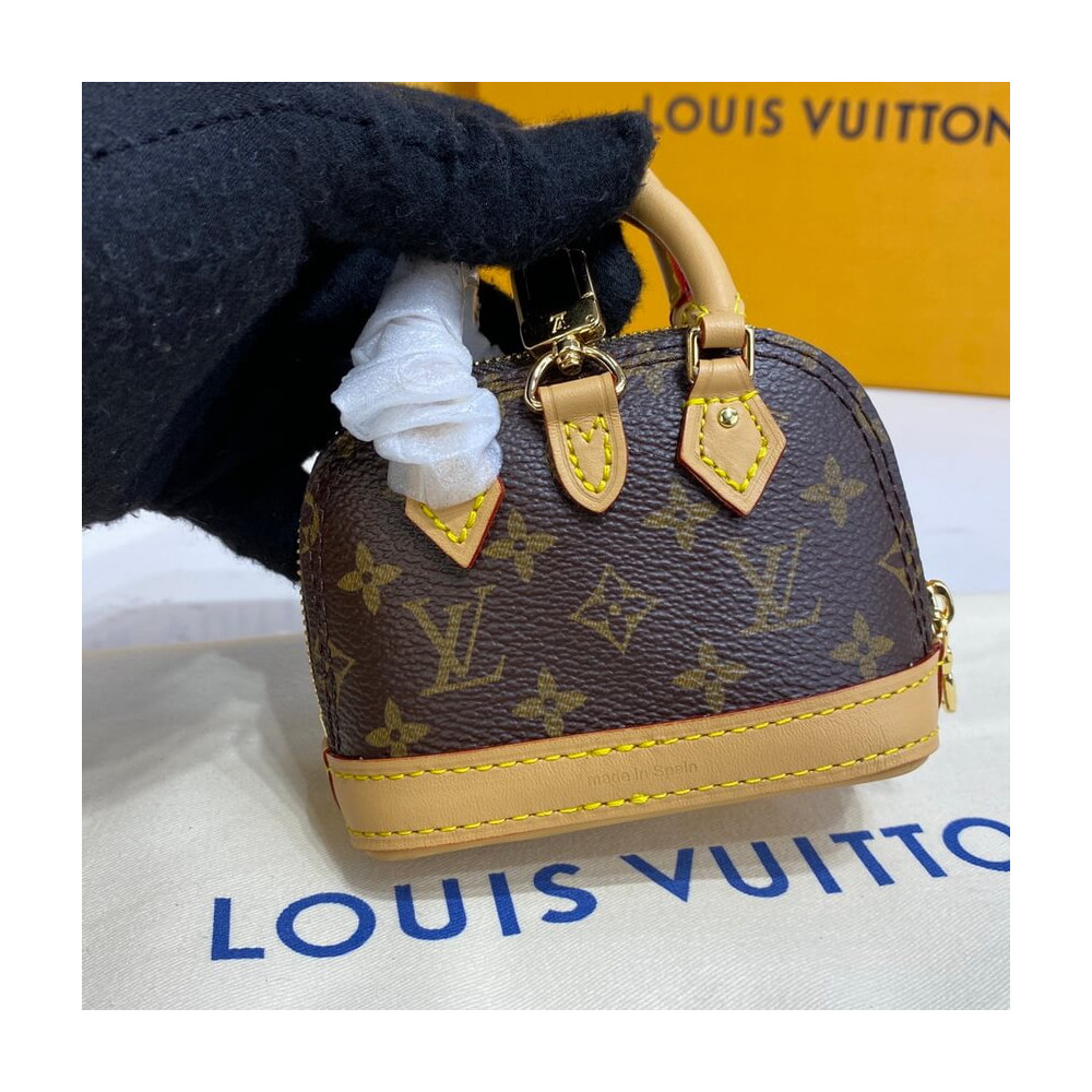 How cute is this Louis Vuitton Trio Mini Icones?! It features the