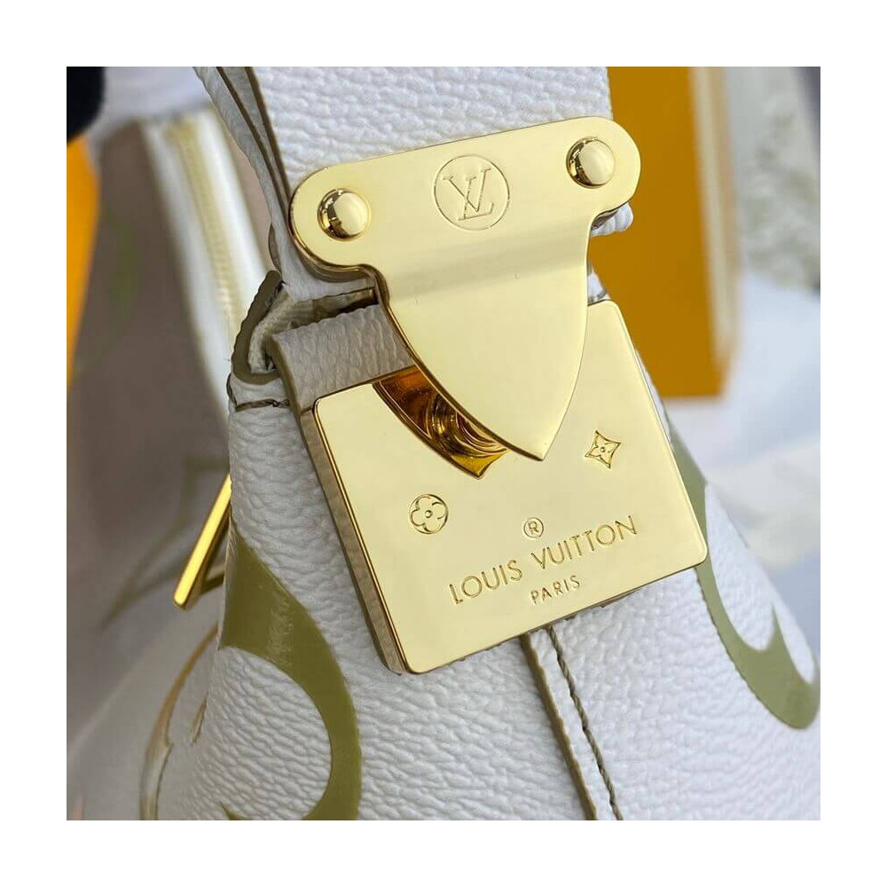 ขายแล้วค่ะLouis Vuitton Marshmallow, the latest beautiful model.