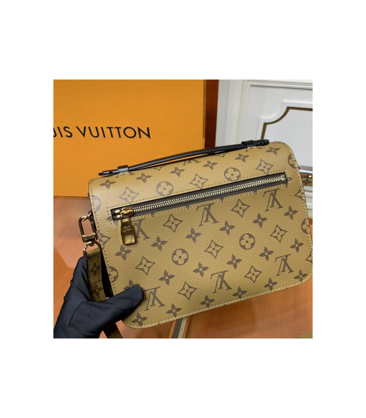 Shop Louis Vuitton MONOGRAM Pochette métis (M44876) by BrandStreetStore