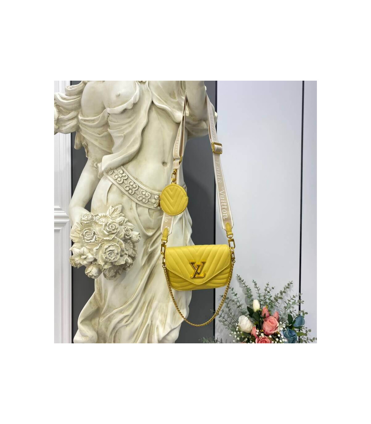Multi-pochette new wave leather crossbody bag Louis Vuitton Yellow in  Leather - 34688772