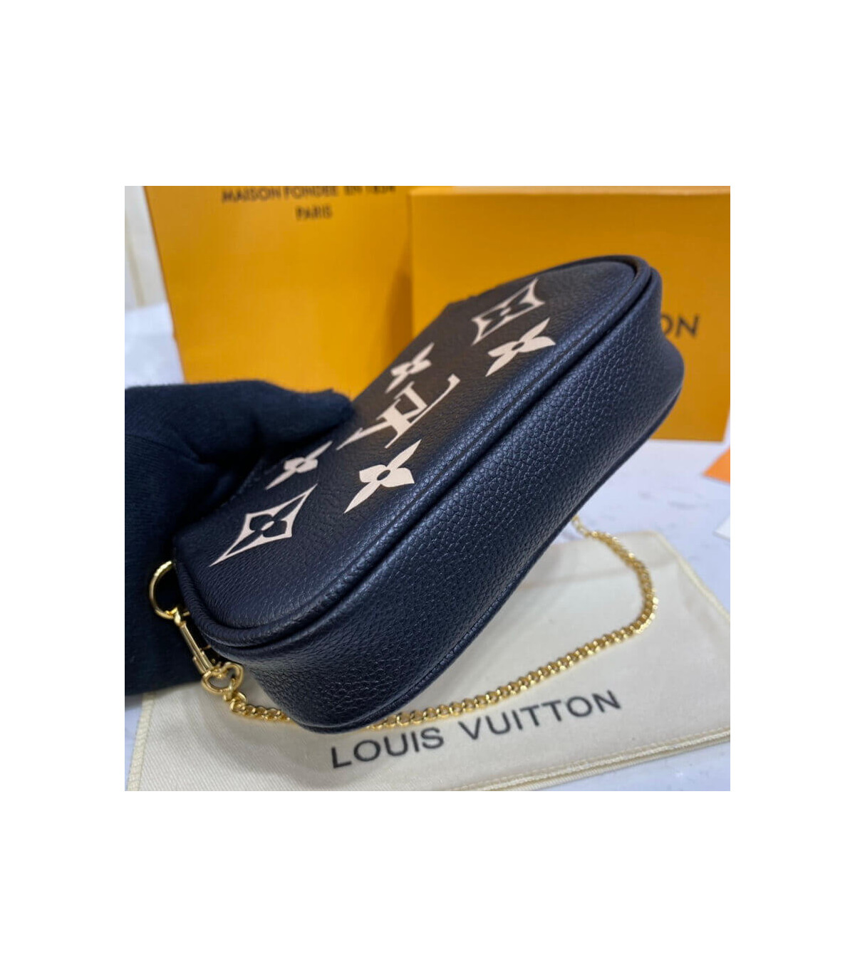 Shop Louis Vuitton MONOGRAM Mini pochette accessoires (M80732) by azure02